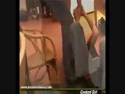 Blonda fututa de un american in casa