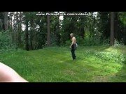 Rusoaica buna fututa de un muschiulos intr-o padure