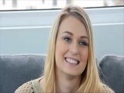 Adolescenta cu un zambet minunat fututa la casting