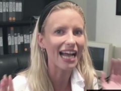 Penetrata brutal pe birou