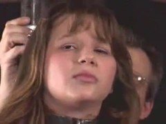 Tanara torturata de un obsedat