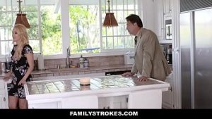 Nefututa de barbat si-o trage cu baiatul dotat