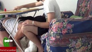 Il doare pula ca tocmai si-a dat drumu dar ea continua sa suga