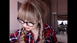 La ce corp beton are isi permite sa faca videochat