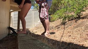 Sotul e plecat la munca iar ea dornica face sex cu amantul tanar