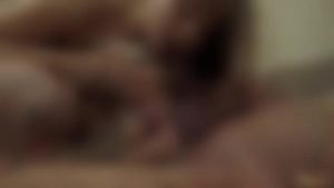 Nepoatele sexy venite in vizita fac sex cu bunicutul potent