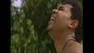 Regulata in toate gaurile de tipul care are grija de piscina