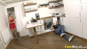 Nefututa de mult ramane gravida cu instalatorul dupa sex brutal