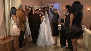 Mireasa penetrata de parinte inainte de casatorie