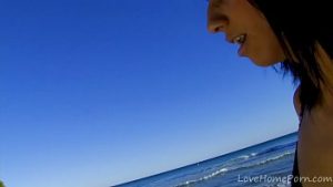 La malul marii se fute pe bani cu gras miliardar