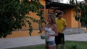 Il vede gol in gradina si are pofta de sex brutal in vagin