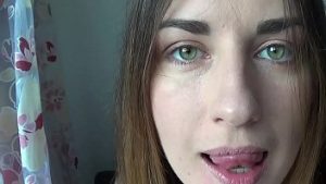 Doua degete in gurita apoi un dildo si la final o pula