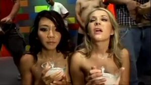 Sunt obligate sa inghita sperma si pisatul de la barbati