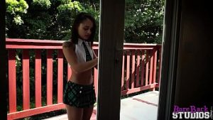 Fortata pentru sex anal agresiv cu tatal vitreg pervers