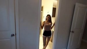 Bruneta nimfomana obsedata de pula face muie zilnic