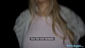 Pacalita ca devine model fututa moca in masina si slobozita pe sani