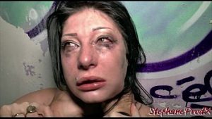 Muncitor ramas sa prinda stapana bruneta si sa-i dea pula fortat