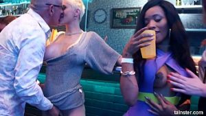 Seara nimfomanelor 2018 penetrate in club de tipi virili