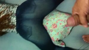 Cur sexy de gagica somnoroasa umplut de sloboz dupa laba rapida