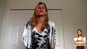 Doarme linistit dupa ce e futut de maicasa curva buna de pula