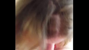 Romanca in pizda goala filmata cand suge pula