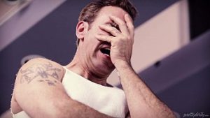 Noua sotie tanara convinge fata tatalui pentru sex in trei