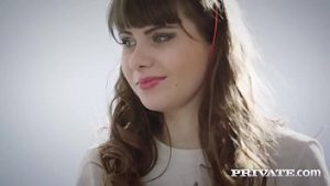 Experta in futai la 19 ani il fute pe unu cu pula mare de 18 ani