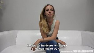 Simti cum se rupe pula cand intra in gaoaza mica si stramta