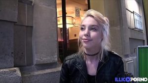 Kimber Delice curva care accepta dubla penetrare la hotel