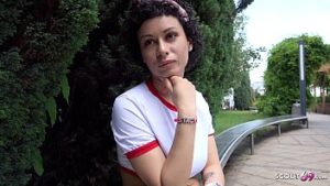 Curva luata de la Unirii platita pentru sex anal