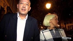 Sylvia o matura din club suge pula tinerilor