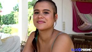 Scena porno in premiera la mare cu Alice