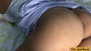 Fac sex noaptea tarziu si o lasa cu sloboz in pizda uda