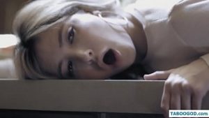 Suna un gigolo pentru o partida fierbinte de sex