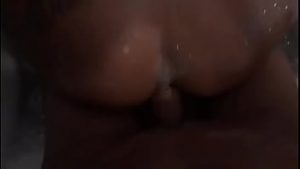 Partida de sex cu romani in baie