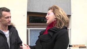 Julia bisexuala la 50 de ani platita pentru sex anal