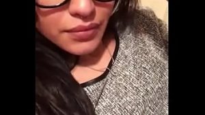 Romanca care primeste limbi in pizda si ejaculeaza