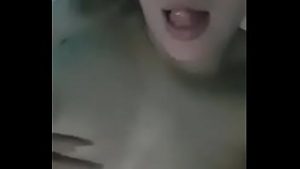 Romanca din Galati se filmeaza in pizda goala