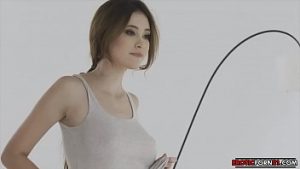 Prietena fantezista suge pula si se fute neprotejat