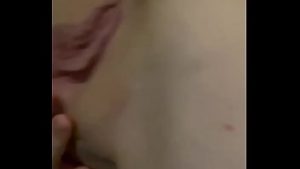 Vrea sa stie daca are pasarica frumoasa