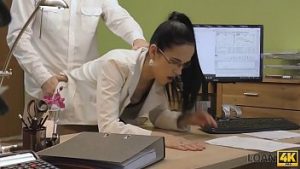 Refuzat initial face sex cu doctorita nimfomana