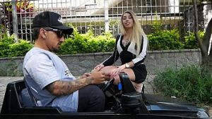 Barbat minion cu pula mare futut de blonda nesatula