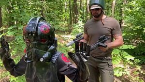 Motociclista abuzata sexual in padure de doi barbati