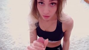 Profa tanara de Yoga vrea pula in gura si cur