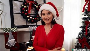 Bruneta cu sani mari naturali la casting XXX