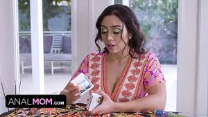 Milfa spirituala se fute anal cu un pustan