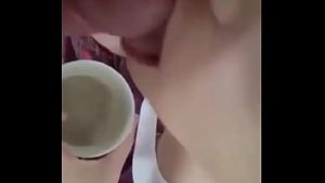 Sperma in gura si in cana cu ceai