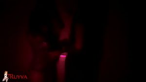 Dansatoare la bara fututa in toaleta publica