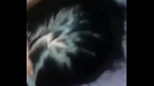 Romanca bruneta suge pula si inghite slobozul