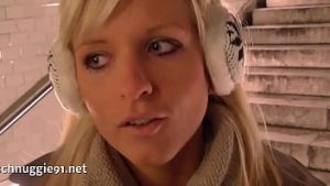 Blonda face sex in pizda si cur cu ejaculare in gura